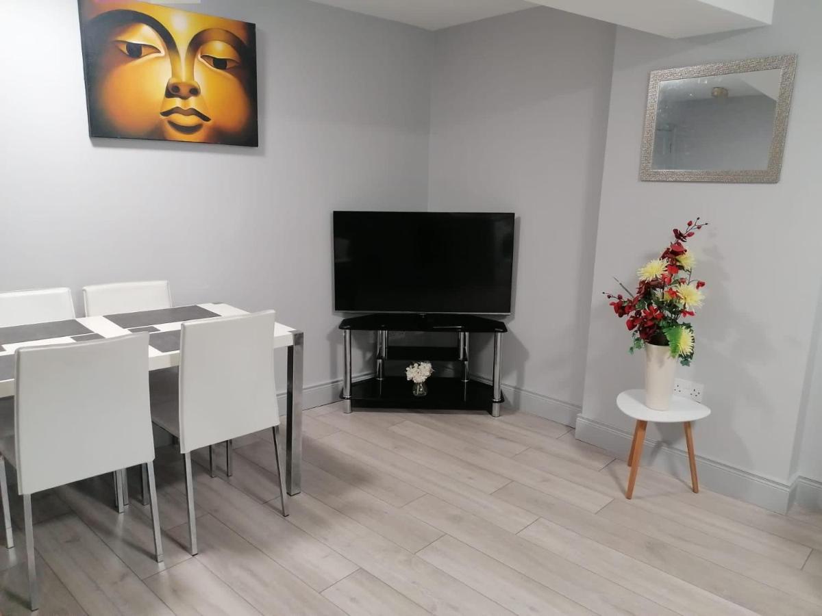 Oak House Apartment Ennis Esterno foto